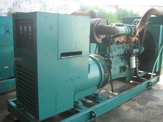 黑河租赁发电机- 发电机碳刷磨损的原因是什么