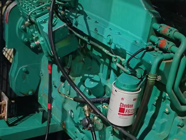 黑河如何确定新的发电机组控制系统是否与原系统兼容？