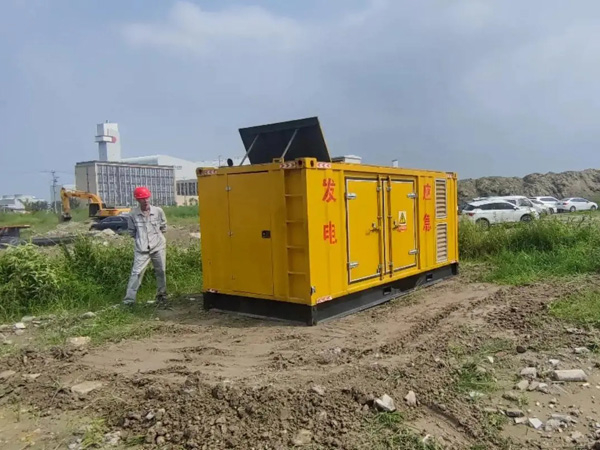 黑河200KW柴油发电机机组每小时的油耗量受哪些因素影响？